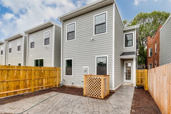 Rear yard of townhouse by Richmond Hill Design-Build