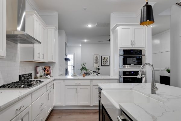 Gorgeous kitchen in new townhouse by Richmond Hill Design-Build