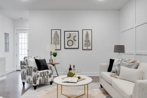 Beautiful family room in new townhouse by Richmond Hill Design-Build