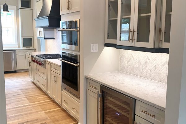 Butler's pantry in beautiful kitchen in new home built by Richmond Hill Design-Build