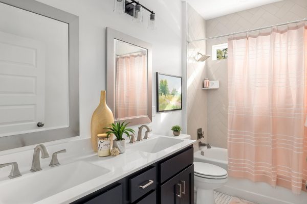 Secondary bathroom in new home by Richmond Hill Design-Build