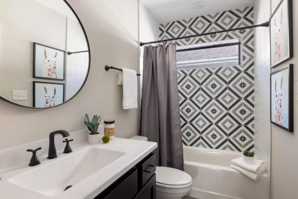 Secondary bathroom of beautiful remodeled home by Richmond Hill Design-Build