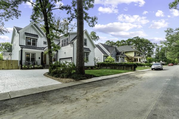 Street view of stunning new home by Richmond Hill Design-Build