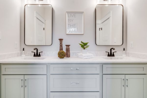 Secondary bathroom in new home built by Richmond Hill Design-Build