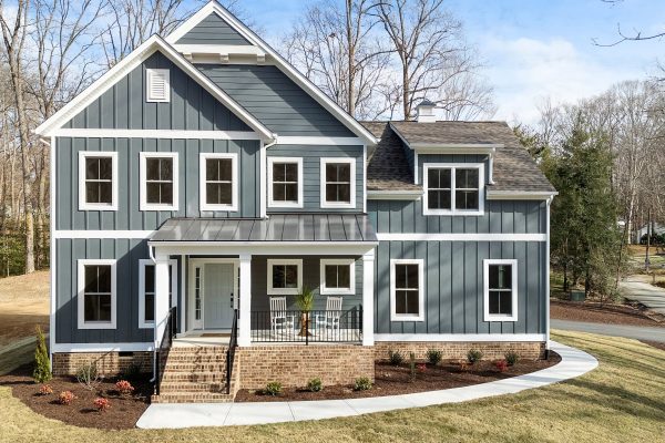 Front elevation of stunning new build by Richmond Hill Design-Build