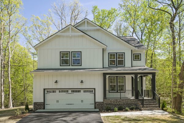 New modern farmhouse home built by Richmond Hill Design-Build