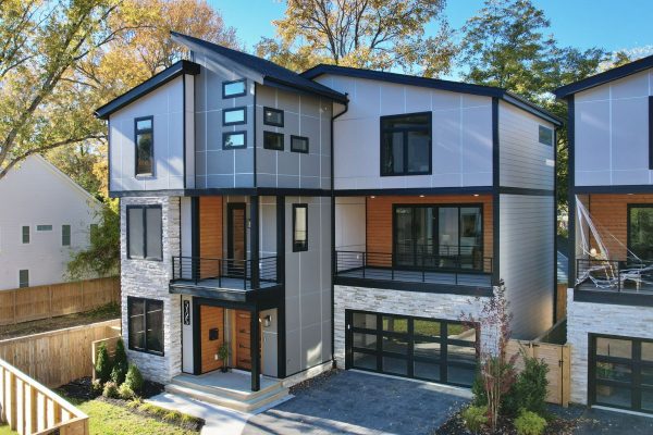 Front view of new home built by Richmond Hill Design-Build